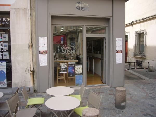 Deli very Sushi